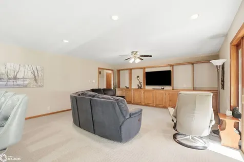 2276 400th Avenue Victor IA 52347