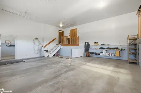 2276 400th Avenue Victor IA 52347