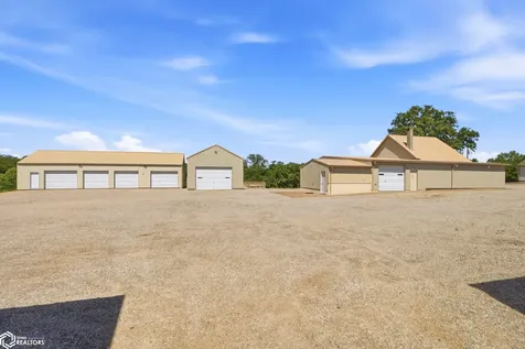 2276 400th Avenue Victor IA 52347