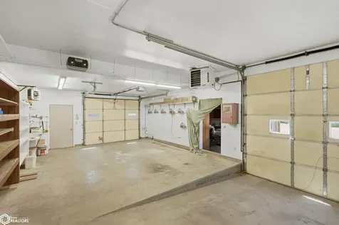 2276 400th Avenue Victor IA 52347