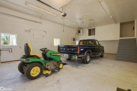 2276 400th Avenue Victor IA 52347