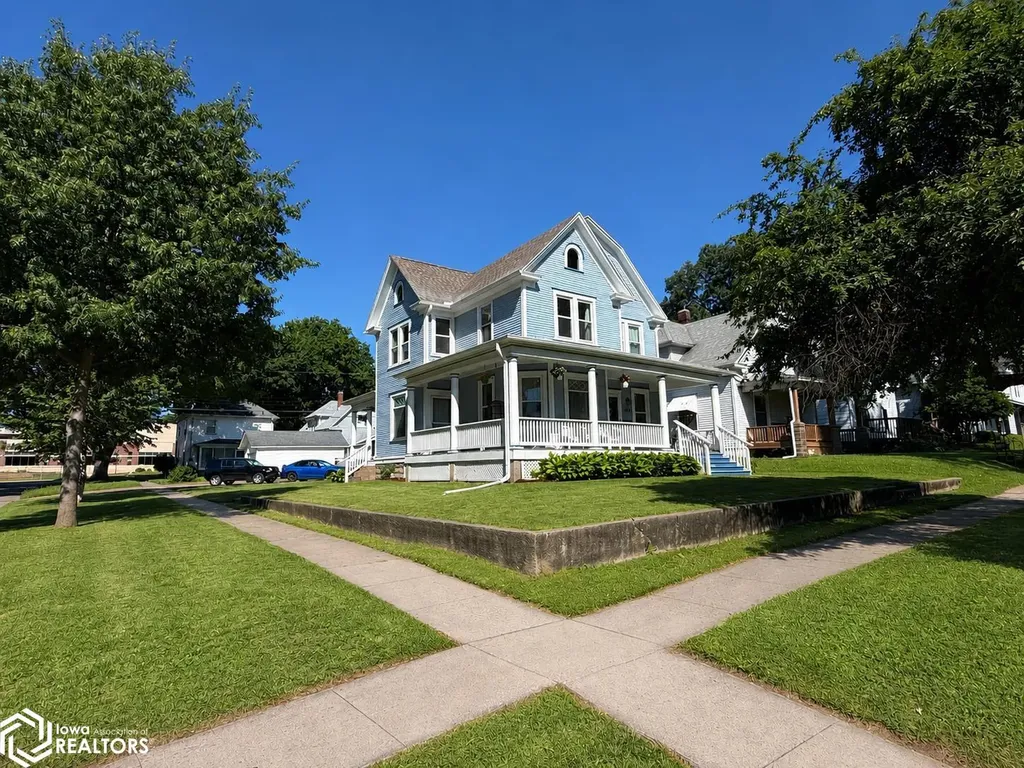 1025 S 7th Street Burlington IA 52601