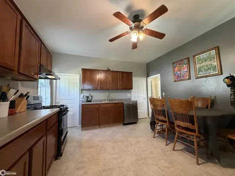1025 S 7th Street Burlington IA 52601
