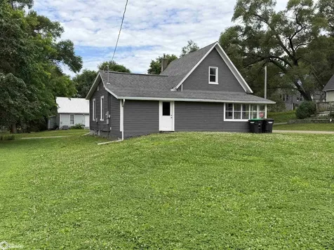 312 Main Street Bonaparte IA 52620