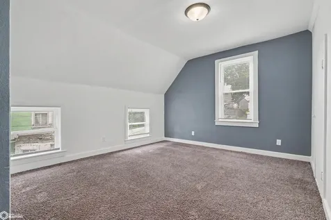 402 May Avenue Burlington IA 52601