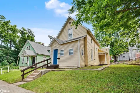 402 May Avenue Burlington IA 52601