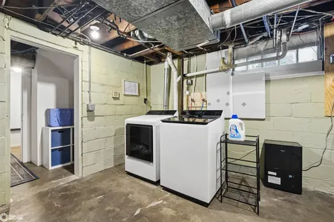 321 4th Avenue Grinnell IA 50112