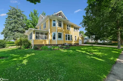321 4th Avenue Grinnell IA 50112