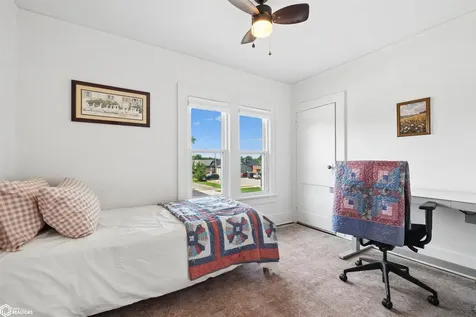 321 4th Avenue Grinnell IA 50112