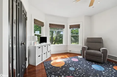 321 4th Avenue Grinnell IA 50112