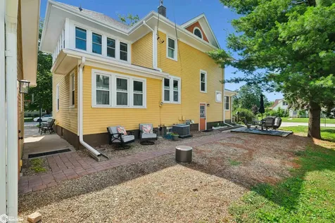 321 4th Avenue Grinnell IA 50112
