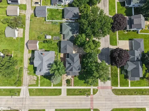 321 4th Avenue Grinnell IA 50112
