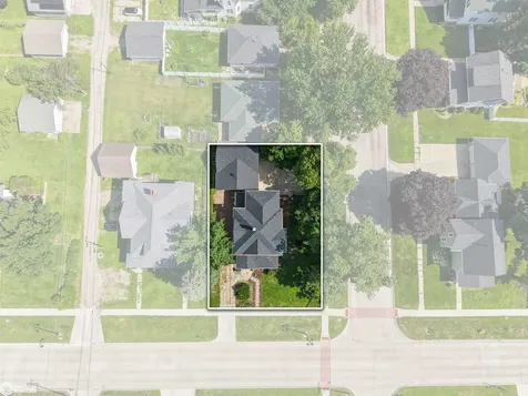 321 4th Avenue Grinnell IA 50112