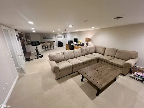 506 Fairway Place Fairfield IA 52556