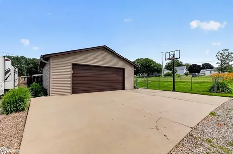 109 Anna Street Garwin IA 50632