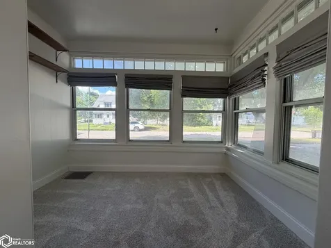 1302 N Adams Mason City IA 50401