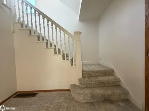 1302 N Adams Mason City IA 50401