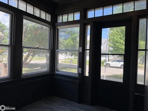 1302 N Adams Mason City IA 50401