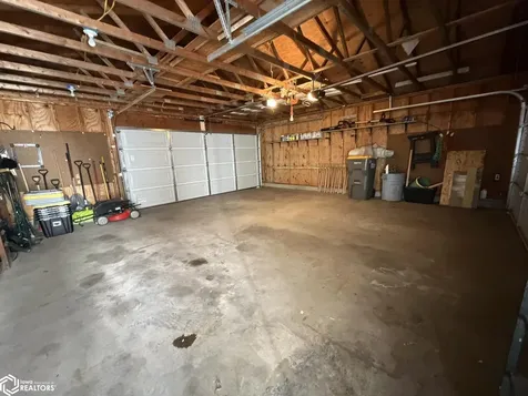 1302 N Adams Mason City IA 50401