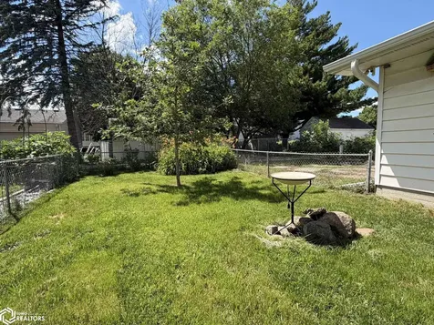 1302 N Adams Mason City IA 50401