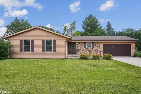 1509 4th Street Eldora IA 50627