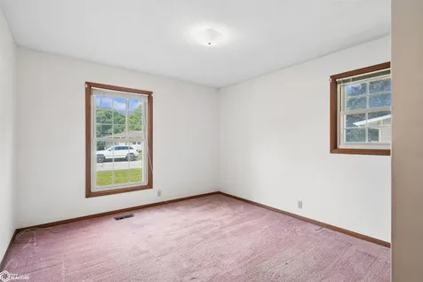 1509 4th Street Eldora IA 50627