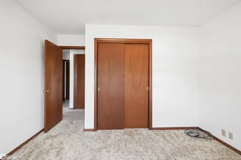 1509 4th Street Eldora IA 50627