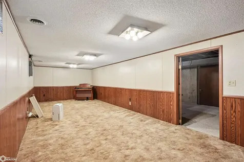 1509 4th Street Eldora IA 50627
