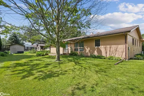 1509 4th Street Eldora IA 50627