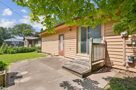 1509 4th Street Eldora IA 50627