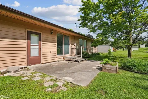 1509 4th Street Eldora IA 50627