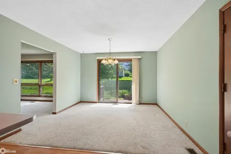 1509 4th Street Eldora IA 50627