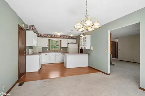 1509 4th Street Eldora IA 50627