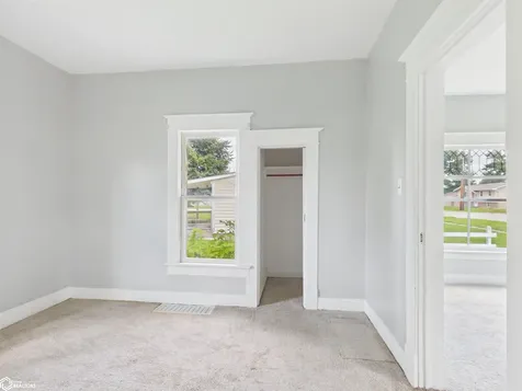 209 S 10th Street Albia IA 52531