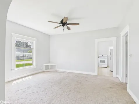 209 S 10th Street Albia IA 52531
