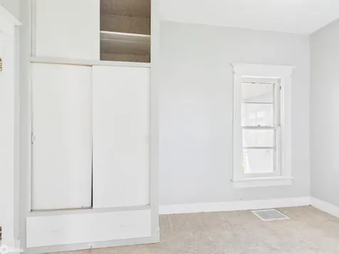 209 S 10th Street Albia IA 52531