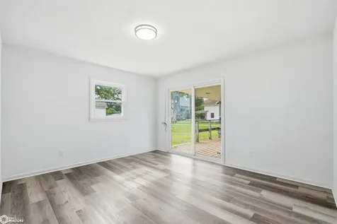 304 E Dallas Street Montezuma IA 50171