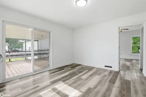 304 E Dallas Street Montezuma IA 50171