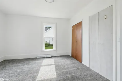 304 E Dallas Street Montezuma IA 50171