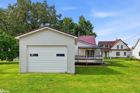 304 E Dallas Street Montezuma IA 50171