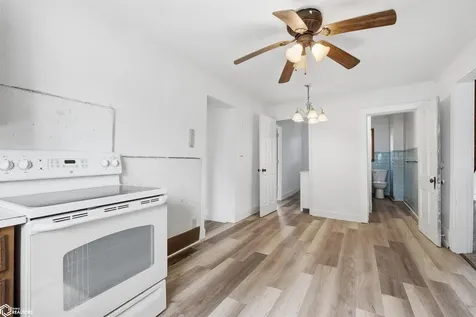 304 E Dallas Street Montezuma IA 50171