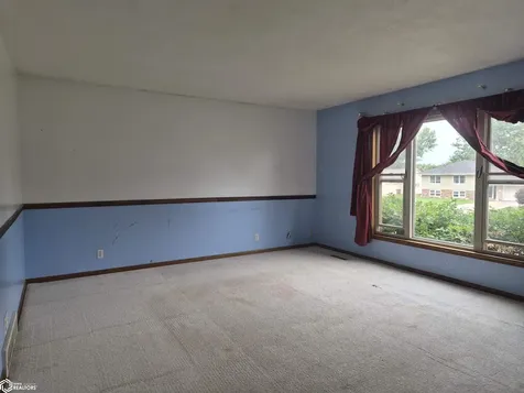1816 Sunset Street Grinnell IA 50112