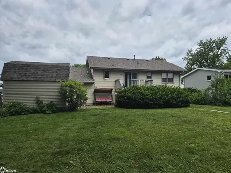 1816 Sunset Street Grinnell IA 50112