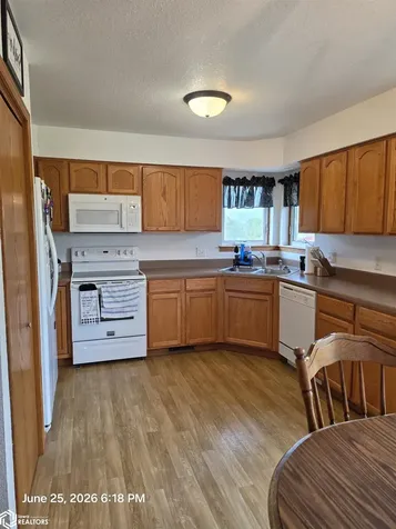 152 Hi View Drive Knoxville IA 50138