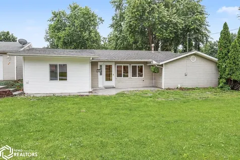 904 6th Avenue E Albia IA 52531