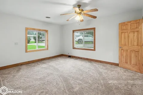 904 6th Avenue E Albia IA 52531