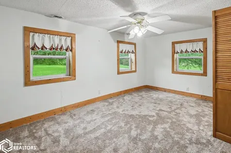 904 6th Avenue E Albia IA 52531