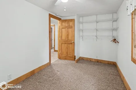 904 6th Avenue E Albia IA 52531