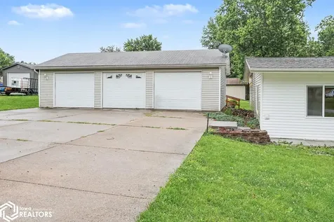 904 6th Avenue E Albia IA 52531