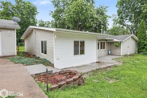 904 6th Avenue E Albia IA 52531